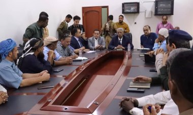 استنادًا إلى توجيهات الرئيس القائد الزبيدي.. لقاء مشترك في لحج يقرّ إجراءات حاسمة لضبط الأسواق واستقرار سعر الصرف