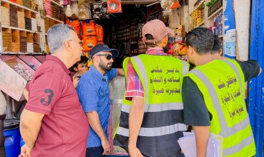 حملة صيرة تواصل ضبط الأسعار وتغلق 8 محلات مخالفة بعدن