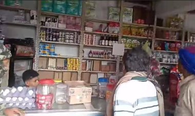 حملة رقابية في خور مكسر تغلق محال وتحرر 64 مخالفة لرفع الأسعار