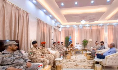 الرئيس الزُبيدي يستقبل مساعد قائد قوات الواجب 802 السعودية