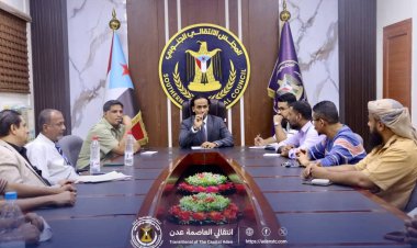 السقاف يناقش مع ملاك المطاعم السياحية في عدن آلية خفض الأسعار تزامنًا مع تحسن العملة المحلية