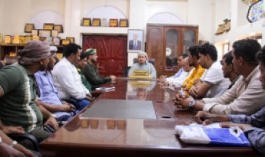 محافظ سقطرى يناقش مع الوكالات السياحية خطط الموسم السياحي الجديد