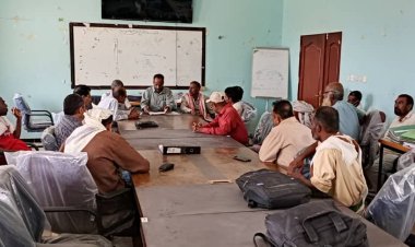 مكتب التربية بخنفر يعقد اجتماعاً لرؤساء الأقسام لمناقشة الاستعدادات للعام الدراسي الجديد