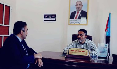 رئيس انتقالي أبين يناقش مع وكيل المحافظة الجنيدي مخاطر الهجرة والنزوح والتهريب