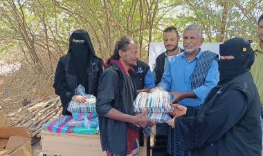 إن توزيع 280 حقيبة صحية في مخيم النش في الكود بأبين