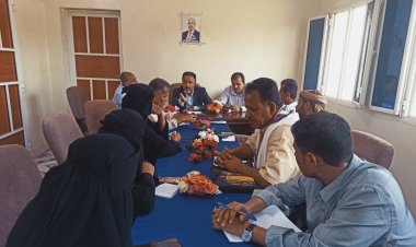 انتقالي أبين يناقش الإجراءات المتخذة لضبط اسعار السلع الغذائية من قبل الجهات المعنية في المحافظة