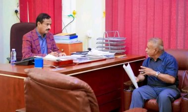 المحافظ بن الوزير يبحث مع مدير شركة النفط آليات خفض الأسعار بما يتماشى مع الإجراءات الحكومية