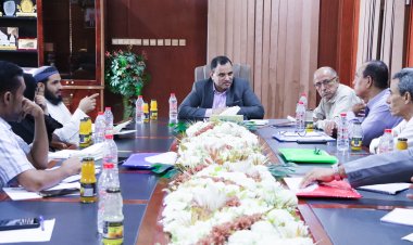 السقطري يناقش مع ينابيع الخير تنفيذ مشاريع لتنمية ودعم الصيادين في سقطرى