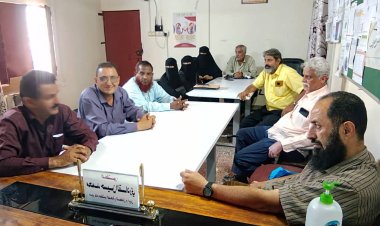 مدير عام مكتب الصحة بأبين يناقش برامج الرعاية الصحية الأولية ويؤكد على تعزيز العمل المشترك