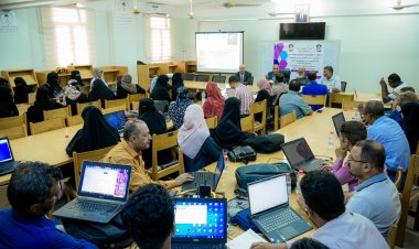 جامعة عدن تطلق ورشة علمية بكلية الصيدلة حول الذكاء الاصطناعي وهندسة الأوامر في التعليم والبحث