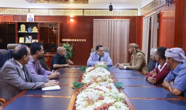 اللواء سالم السقطري يناقش قضايا القطاع السمكي في محافظة شبوة