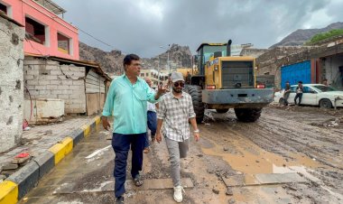 مدير عام صيرة يتفقد أعمال شفط مياه الأمطار ورفع المخلفات في المديرية