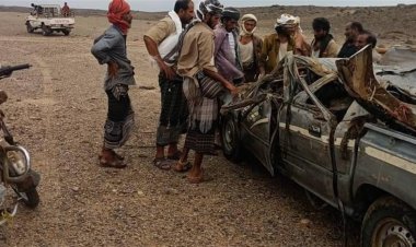 نجاة أسرة من الموت بعد أن جرفت السيول سيارتهم في مديرية أحور بأبين