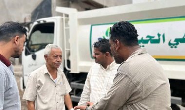 مدير عام مديرية الشيخ عثمان ونائب مدير صندوق النظافة يتفقدان أعمال شفط مياه الأمطار