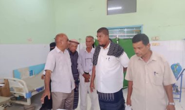 رئيس تنفيذية انتقالي زنجبار يتفقد مستشفى المديرية ويشيد بجهود الطواقم الطبية