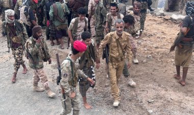 في الصفوف الأمامية.. العميد مازن الجنيدي يلتقي بالشبل البطل محمد ابن الشهيد عبداللطيف السيد