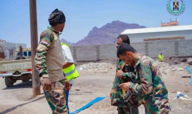 قوات الحزام الأمني تواصل جهود إنقاذ المتضررين من السيول في العاصمة عدن