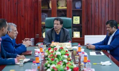 فريق التوجيه والرقابة الرئاسي يلتقي محافظ المهرة ويبحث تعزيز التنسيق المشترك