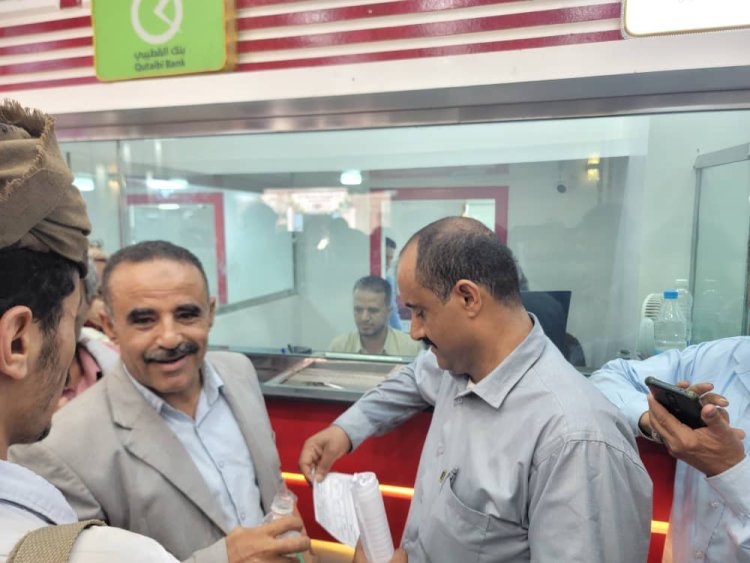 مدير قعطبة يغلق 9 محلات صرافة مخالفة في قعطبة ومريس لضبط أسعار الصرف