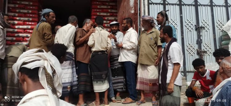 مكتب الصناعة والتجارة بمديرية الملاح يتفقد سير عمل المحلات التجارية