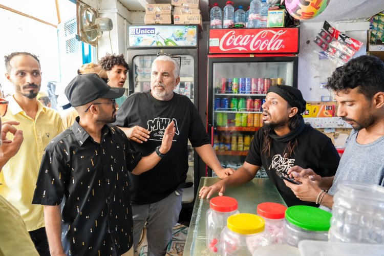 ضمن حملتها لضبط الأسعار.. مديرية صيرة بالعاصمة عدن تغلق 6 محلات تجارية مخالفة