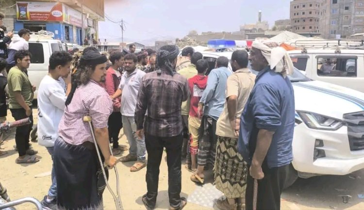 قوات الحزام الأمني بقطاع المفلحي تواصل حملاتها الميدانية لتثبيت الأسعار وضبط المخالفات