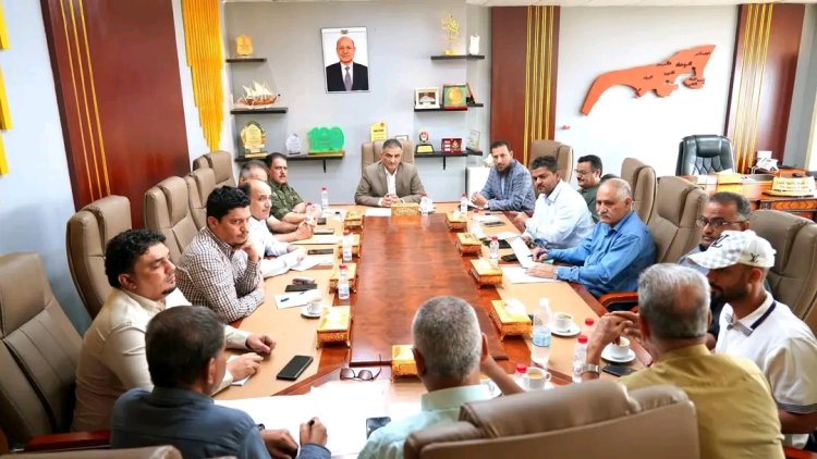 لملس يحذّر من التلاعب ويؤكد: لا استثناءات في الرقابة على الأسواق بعدن