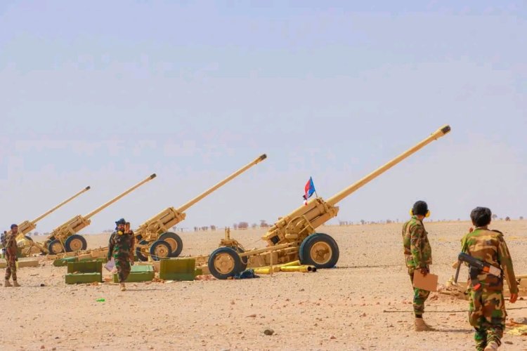 في مشهد عسكري مهيب.. محافظ شبوة يشهد المشروع التكتيكي الناري لقوات دفاع شبوة