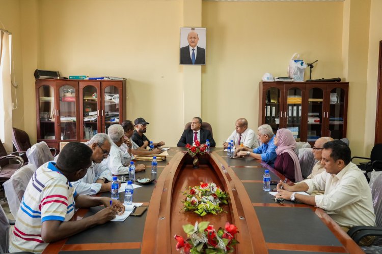 اجتماع لمناقشة شراكة جامعة عدن ومحلي صيرة  لإسناد ملف إدراج كريتر ضمن قائمة التراث العالمي