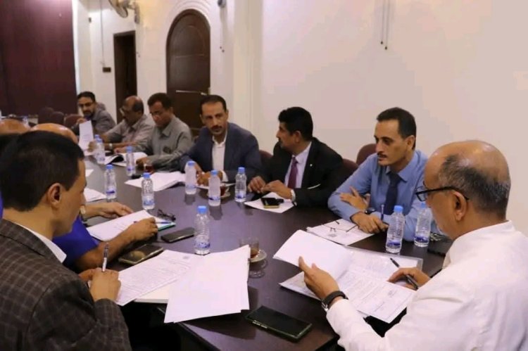 مجلس جامعة شبوة يُقر التقويم الجامعي للعام الجديد ويدعو الحكومة لاعتماد درجات الكادر الأكاديمي