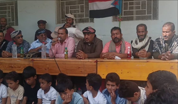 سرار تكرّم طلابها الأوائل ومعلميها المميزين للعام الدراسي الماضي بمدرسة الشهيد محمد عبدالله