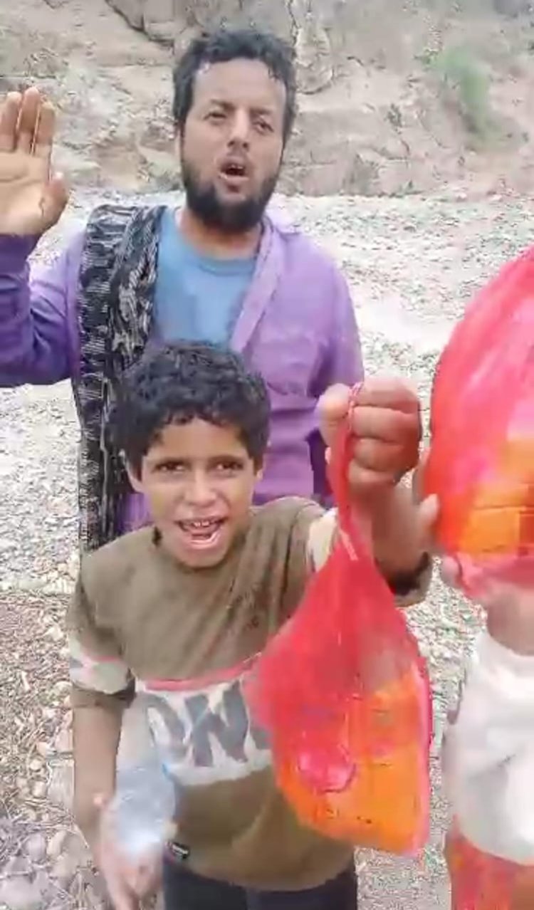 انخفاض سعر الدجاج يجذب أهالي حورة غنية إلى تورصة لشرائه بعد غياب أشهر