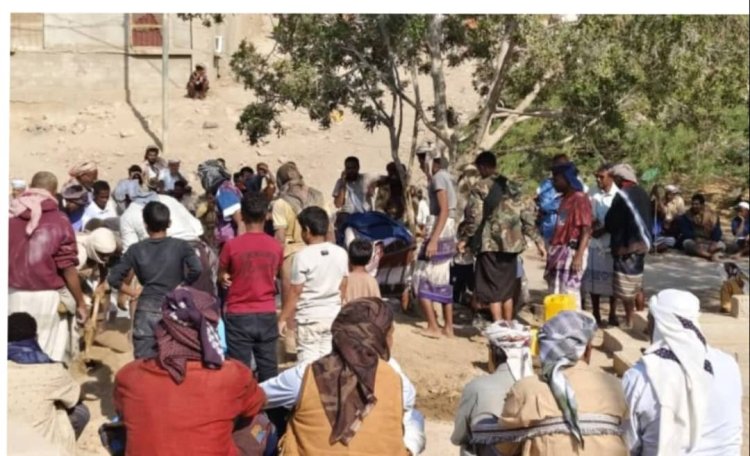 انتقالي أحور يشيّع جثمان الفقيد محمد أحمد قطيش مدير القسم المالي والإداري بانتقالي المديرية