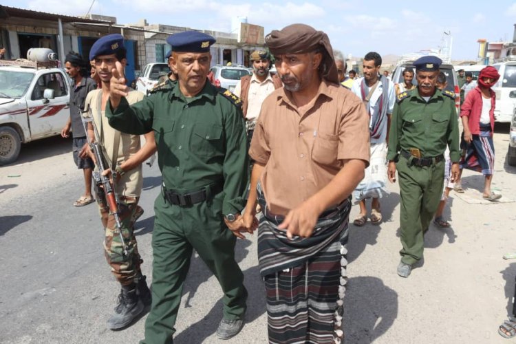 انتقالي المحفد والسلطة المحلية يواصلان حملة ضبط الأسعار بالمديرية