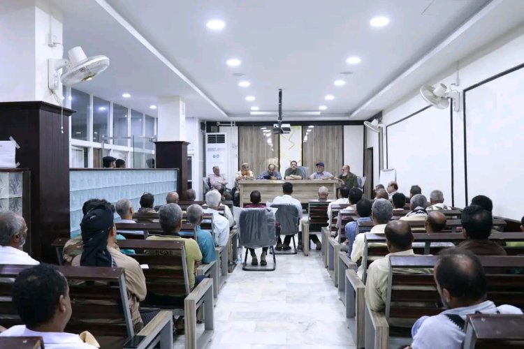 اجتماع أمني موسع برئاسة العميد أبو بكر جبر نائب مدير عام شرطة عدن لمناقشة تطوير أداء البحث الجنائي وتعزيز التنسيق الميداني