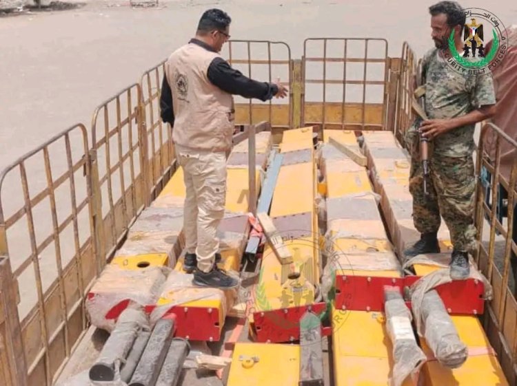 حزام لحج يضبط رافعات بحرية مخبأة في شاحنة كانت متجهة إلى الحديدة