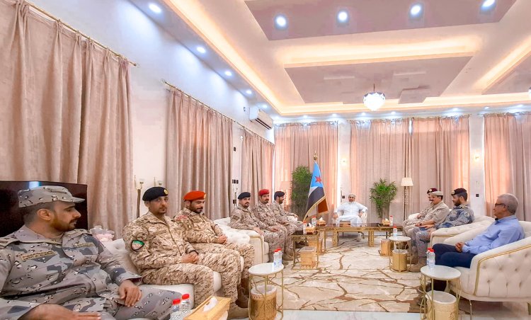 الرئيس الزُبيدي يستقبل مساعد قائد قوات الواجب 802 السعودية