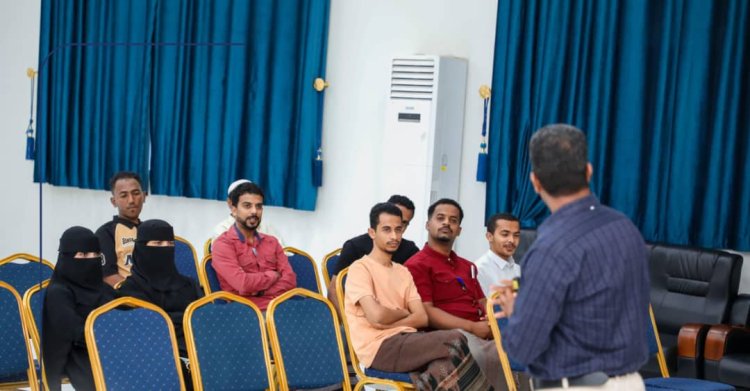 محاضرة علمية بالشحر تكشف خطوات تحويل مشاريع التخرج إلى أبحاث منشورة