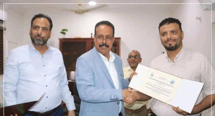 رئيس صندوق صيانة الطرق يكرّم مبادرة تأهيل خط أبين الدولي ويؤكد استمرار الدعم