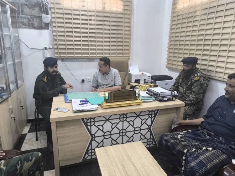 رئيس تنفيذية انتقالي لحج يتفقد قسم شرطة الفيوش ويشيد بجهود قيادته