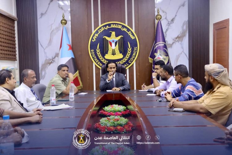 السقاف يناقش مع ملاك المطاعم السياحية في عدن آلية خفض الأسعار تزامنًا مع تحسن العملة المحلية