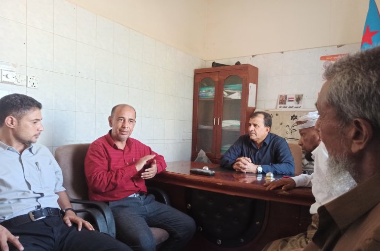 انتقالي أبين والسلطة المحلية بزنحبار يناقشان تنسيق العمل المشترك لحملة مراقبة الأسواق بالمديرية