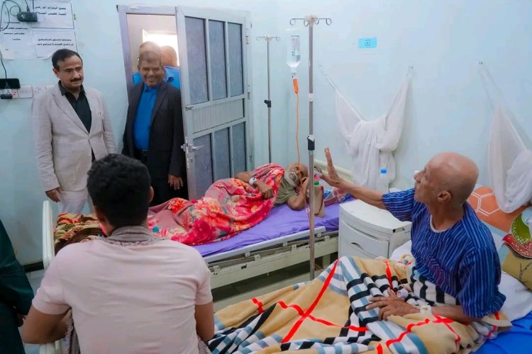 محافظ شبوة يعتمد المرحلة الأولى من مشروع مبنى مركز علاج الأورام بمدينة عتق