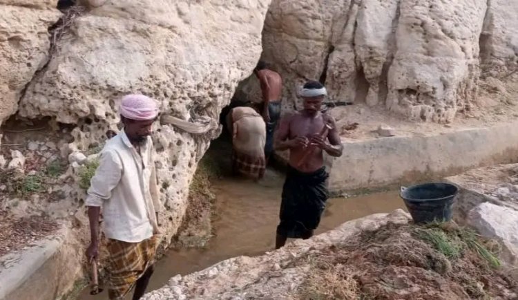 تنفيذية انتقالي المسيلة تنفذ مبادرة تنظيف معيان مياه منطقة بزون بوادي المسيلة