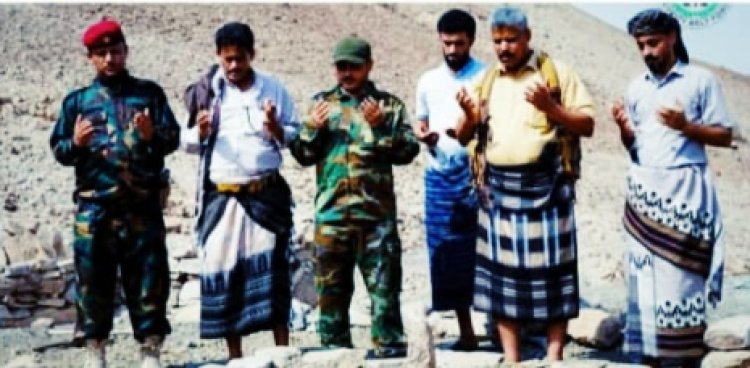 إحياء للذكرى الثانية لاستشهاده.. قيادات بالحزام الأمني تزور قبر الشهيد القائد عبداللطيف السيد