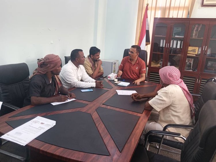 الأمين العام لحضرموت يناقش مع مسؤولي حجر وبروم ميفع احتياجات مشاريع الكهرباء والمياه