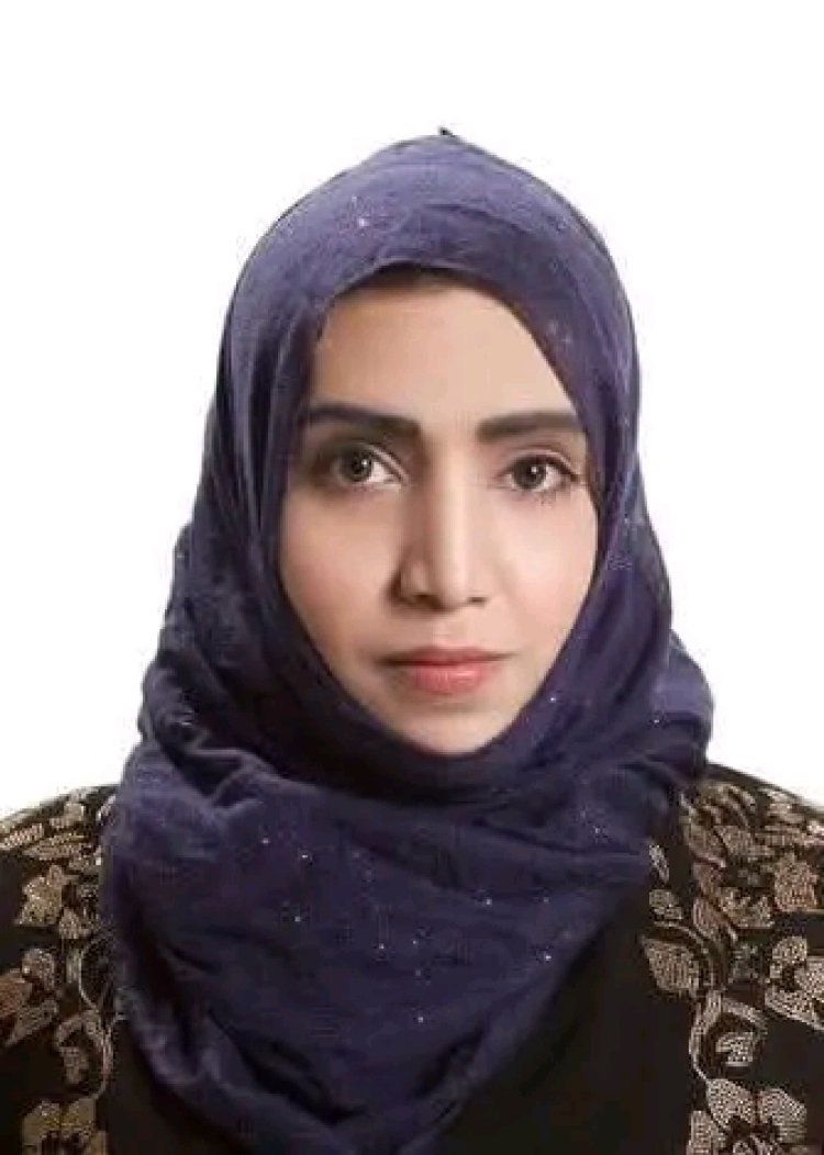 محكمة صيرة الابتدائية تدين متهمًا بانتحال صفة طبيبة ودبلوماسية بريطانية وتصدر حكمًا بالسجن والتعويض