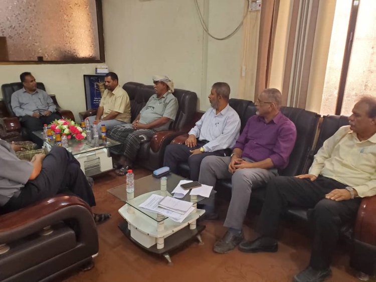 مصائد خليج عدن وسقطرى يبحثان تعزيز التعاون لمواجهة الاصطياد العشوائي وحماية المخزون السمكي