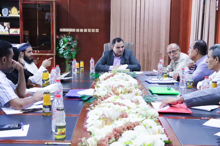 السقطري يناقش مع ينابيع الخير تنفيذ مشاريع لتنمية ودعم الصيادين في سقطرى