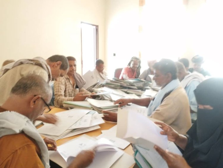 انتقالي خنفر يدشن قاعدة بيانات الشهداء بمراكز المديرية